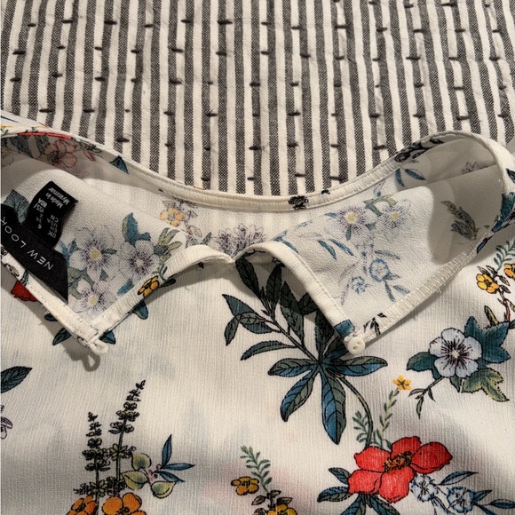 New Look Multicolor Floral Top - Picture 7 of 7